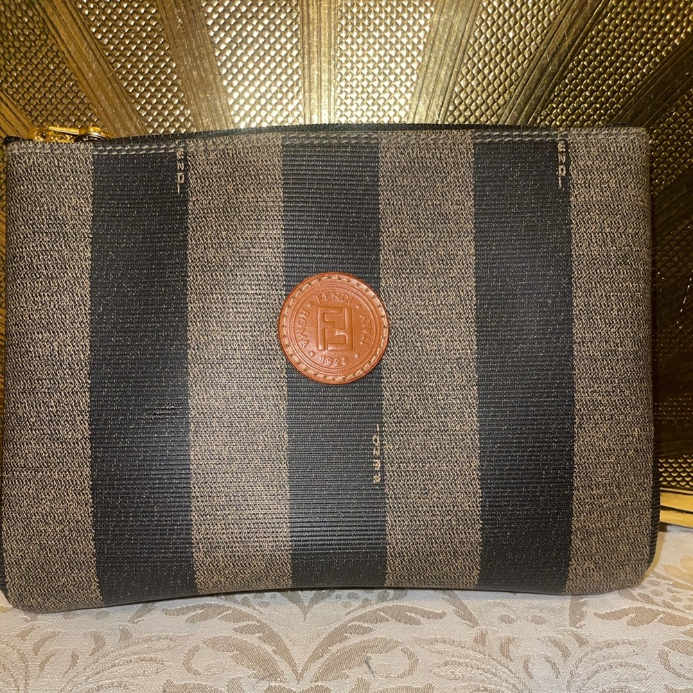 Vintage Authentic Pre Loved Fendi Zipped Medium Pouch Pochette